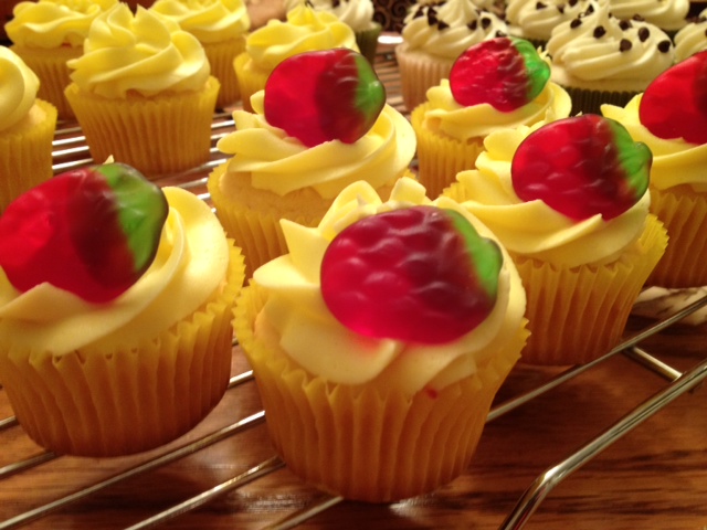 photo of strawberry lemonade cupcakes from cocos confections